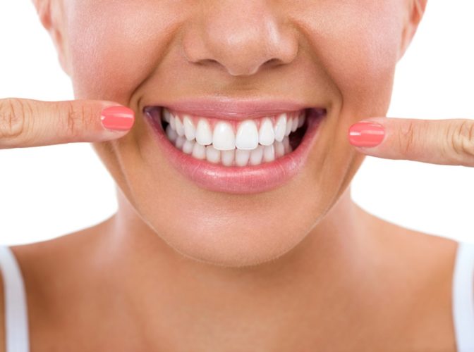 Oja pentru dinţi, cel mai nou şi mai ciudat trend în materie de frumuseţe dentară