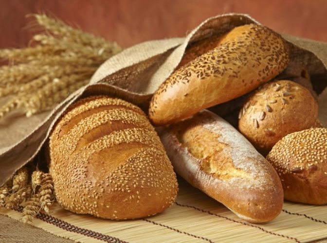 Avertismentul medicilor: Este bine sau rău să renunţi la pâine?