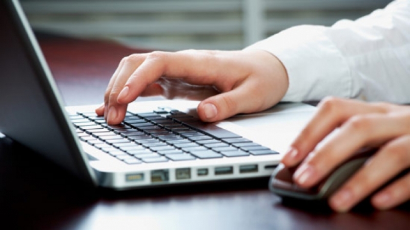 Motivul pentru care tastele F și J au denivelări