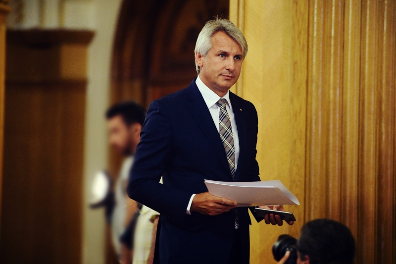 Eugen Teodorovici anunță CONTROALE LA SÂNGE în zona privată de sănătate: Se pare că sunt dublări de decontări