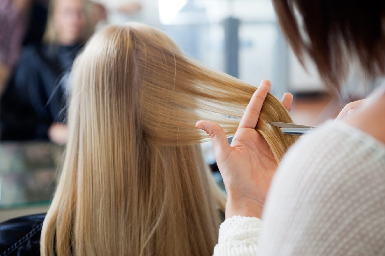 ‘Secretele’ pe care trebuie să le ştii când mergi la coafor, dar stilistul nu ţi le va spune