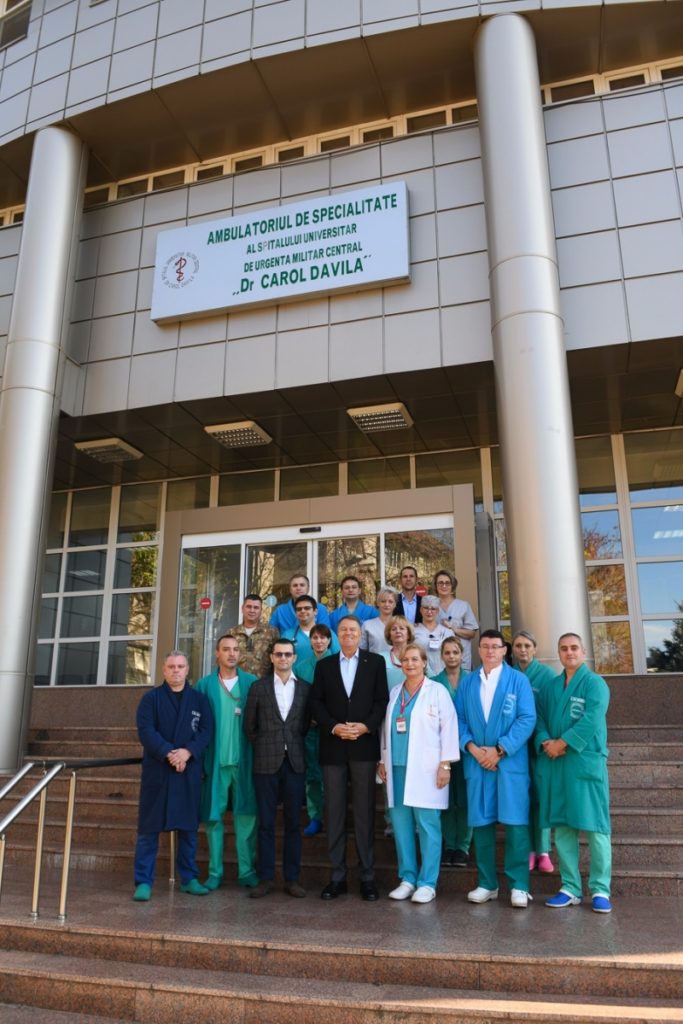 Salariile URIAȘE din sănătate i-au convins: Medicii români din Franța și Anglia revin în țară, iar exodul a încetinit