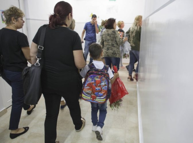Viorica Dăncilă le dă LIBER elevilor: Gripa ÎNCHIDE școlile