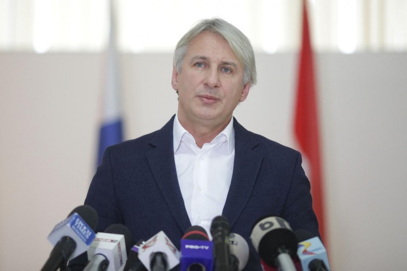 Eugen Teodorovici face MIȘTO de epidemia de gripă: M-a vaccinat mama la naștere/N-am mai răcit de câțiva ani