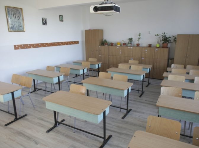 Trei școli din județul Iași suspendă cursurile din cauza gripei