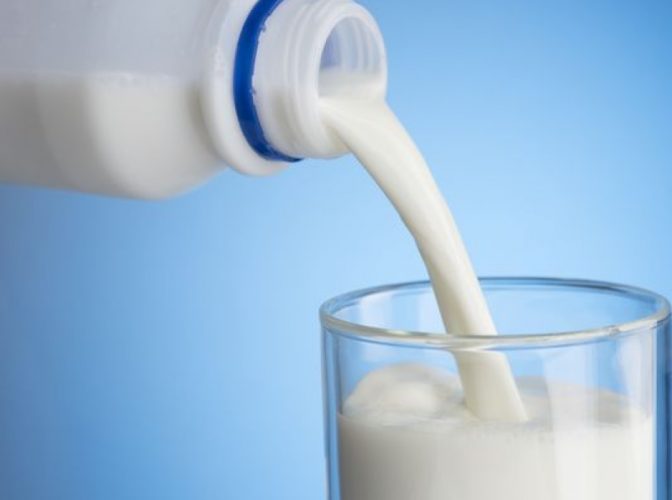 Lapte cu usturoi - Efectele acestei combinații i-au uimit până și pe medici