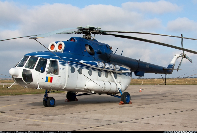 O fetiță de doar trei ani a înghițit mai multe medicamente și acum este în comă: a fost transportată de urgență cu elicopterul la București