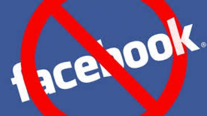 Interdicție INEDITĂ în județul lui Klaus Iohannis: Angajații din spital nu mai au acces la Facebook sau Youtube