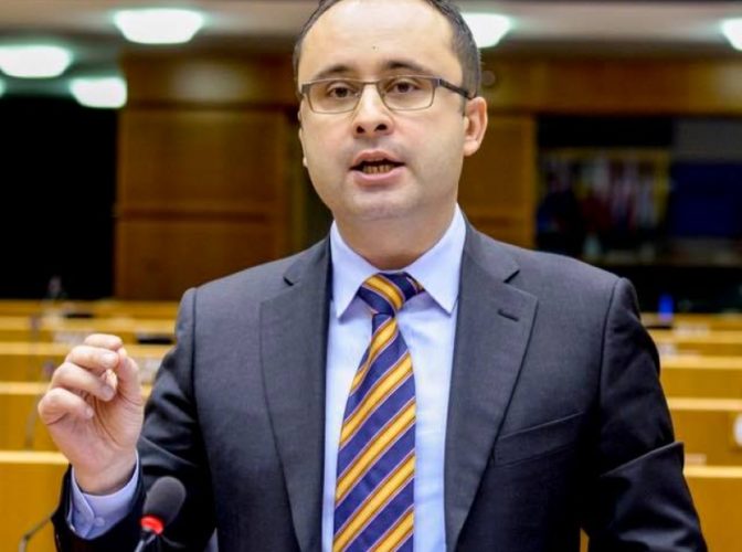 Liberalul Cristian Bușoi, amendament în PE pentru alocarea de bani pentru tratarea cancerului la copii