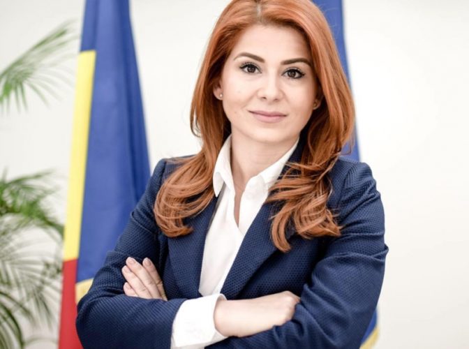 Ioana Bran, fost ministru al Tineretului: Tăierea sporurilor pentru cadrele medicale a fost anulată