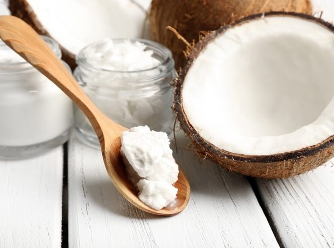 Beneficiile uimitoare ale uleiului de cocos: Îmbunătățește sănătatea inimii şi înfrumuseţează pielea şi părul
