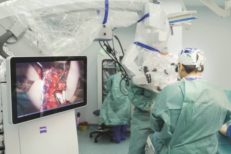 DEZVĂLUIRE. Cum se realizează cele mai grele operaţii din lume