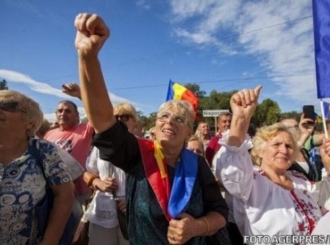 Angajații au PROTESTAT la Ambulanța Teleorman, după ce directorul serviciului a fost revocat din funcție