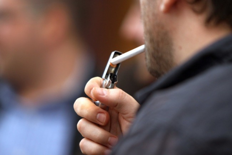 Aproape o treime dintre elevii fumători au încercat prima țigară înaintea vârstei de 10 ani (medic)