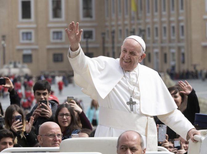 De ce este Papa Francisc cel mai popular suveran pontif? Iată unde locuiește Sanctitatea Sa, veți rămâne surprinși