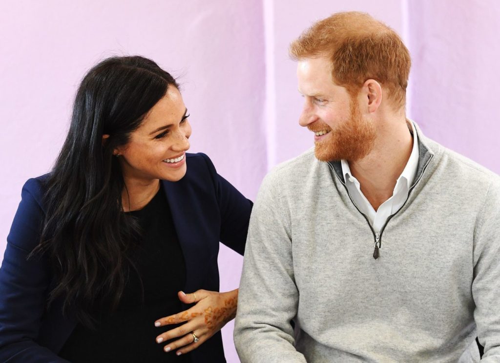 Prințul Harry, reacție euforică după ce Meghan Markle i-a adus pe lume primul său copil. Când va fi prezentat public bebelușul
