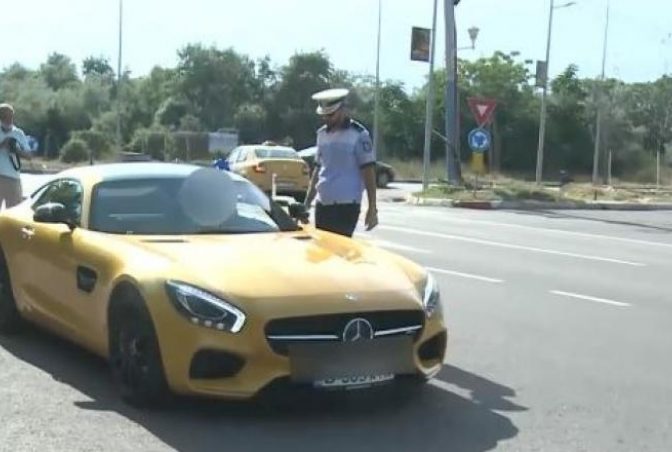 VIDEO Medic DROGAT, prins de polițiști la volanul unui bolid de lux, în Mamaia
