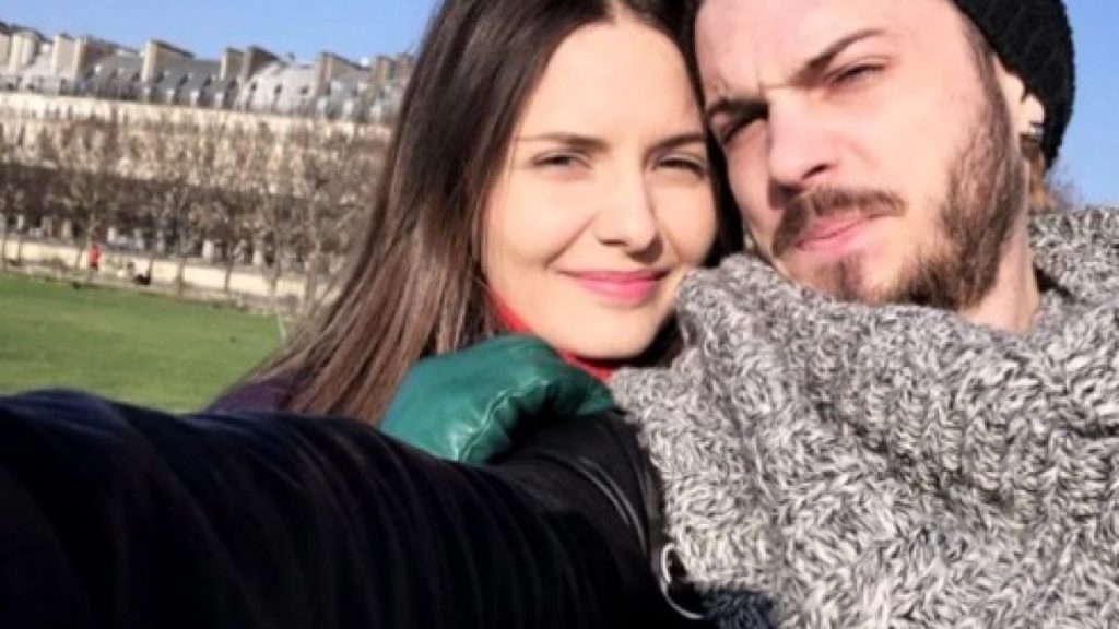 Toată lumea vorbește despre iubita tinerică a lui Liviu Dragnea, dar pe fiica fostului șef PSD nu o cunoaște aproape nimeni. Ce face Alexandra și ce iubit celebru are