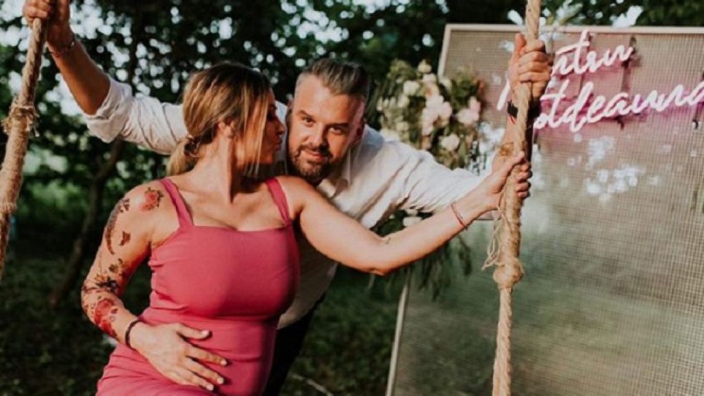 „Mama Natură”, ce tragedie! Fosta vedetă tv Roxana Ionescu a pierdut sarcina la 6 luni, anunţ devastator!