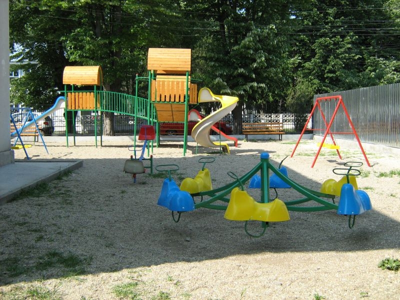 Un studiu arată ce face bine sănătăţii copiilor; Ce climat şi ce acţiuni fac bine copiilor