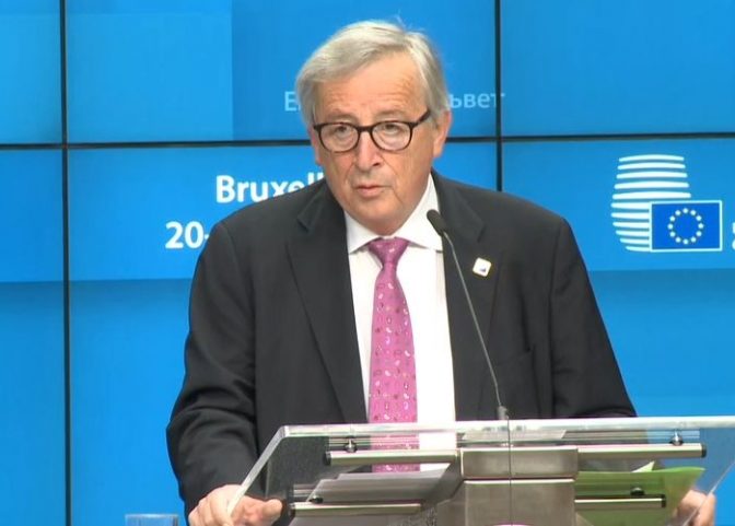 Preşedintele Comisiei Europene i-a denunţat pe cei care se joacă cu focul refuzând vaccinarea