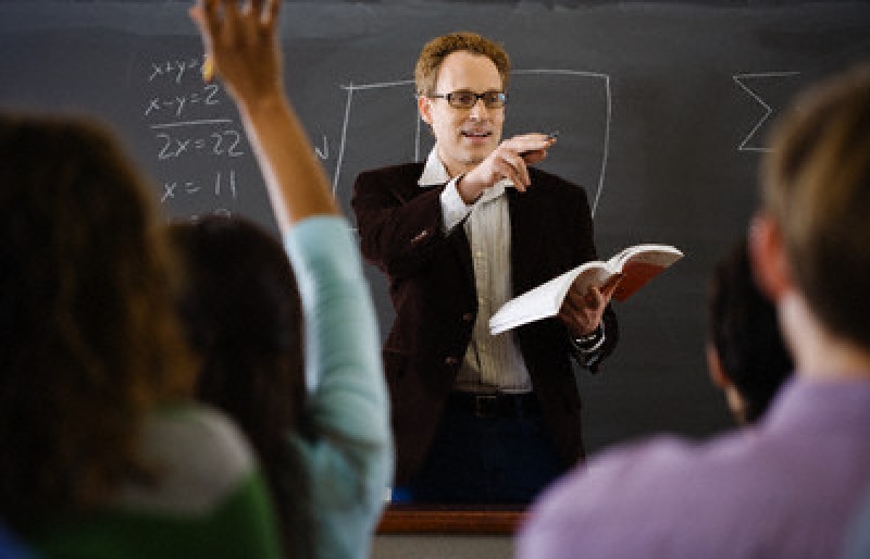 Cutremur la UMF Cluj-Napoca - Profesori cercetați pentru evaluări și cursuri fictive pentru farmaciști