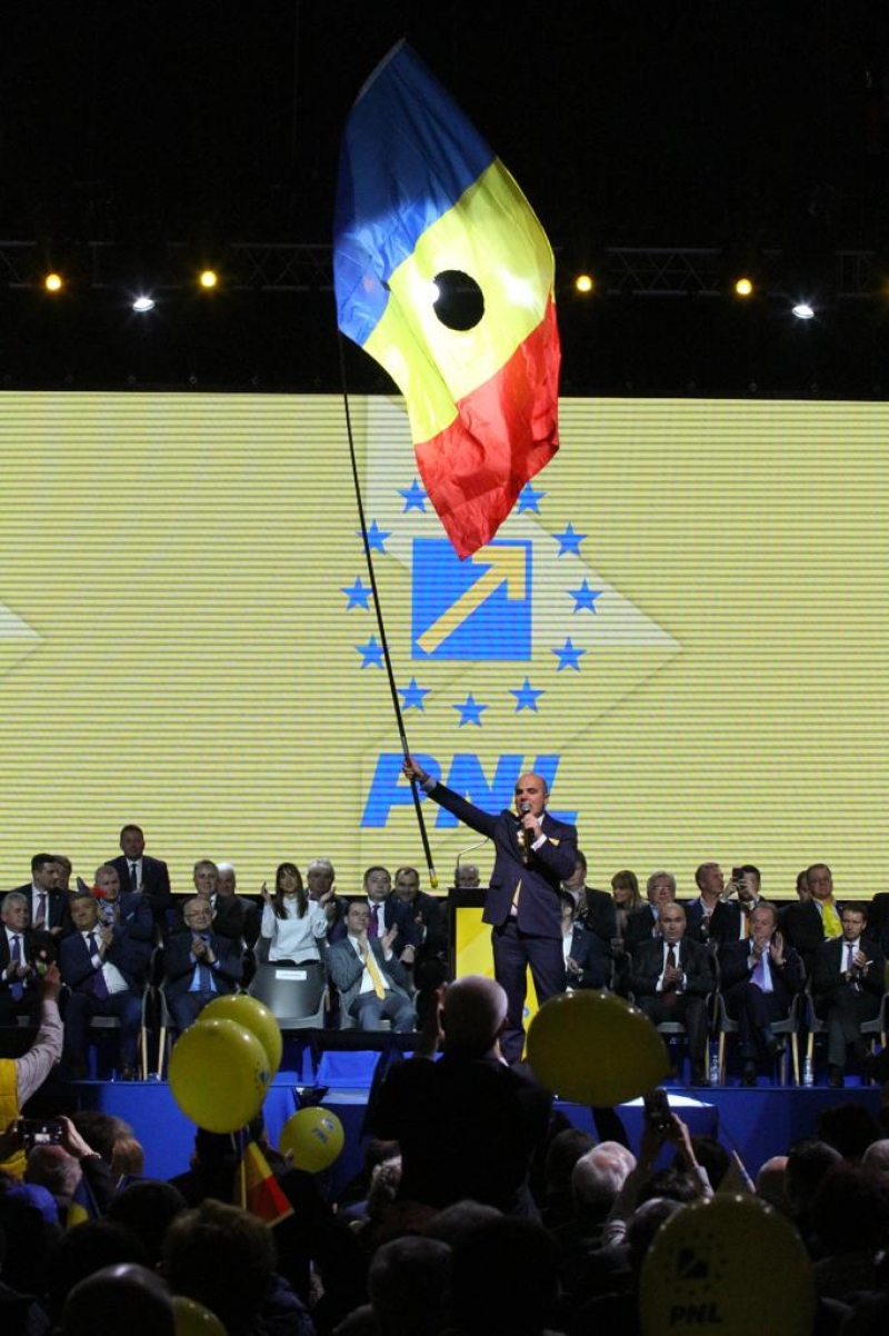 Rareş Bogdan promite lapte și miere, cu PNL la putere: 'Deschidem spitale, nu închidem. Nu tăiem pensii, nu tăiem salarii'