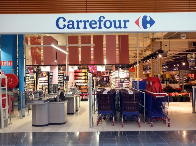 PERICOL pentru clienții care cumpără din Carrefour Mega Mall: Carne EXPIRATĂ, condiții improprii de păstrare