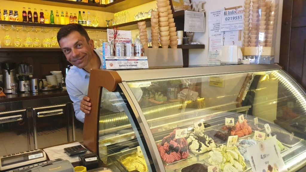 Afacerea cu care-şi îndulceşte viaţa singurul campion paralimpic la ciclism! Poftiţi la prăjitura… Novak