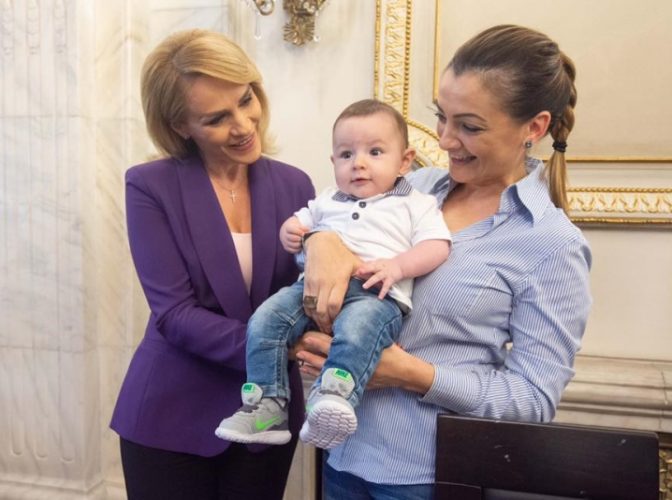 Gabriela Firea: 'Într- un an și 3 luni, au fost aduși pe lume 207 bebeluși prin proiectul de fertilizare in vitro al Primăriei Capitalei'