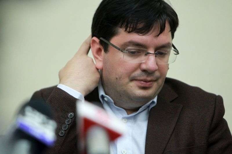 Nicolae Bănicioiu, CERTAT de un supraviețuitor de la Colectiv, la ieșirea de la audierile de la Parchetul General, în cazul Colectiv