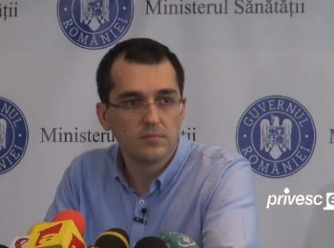 Vlad Voiculescu a 'explodat' după ce pacienta care a luat foc la Floreasca a murit: 'Toți au cucerit o funcție și cred că pot face uz de putere'