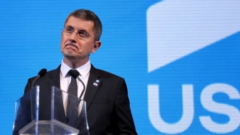 USR iese la rampă în plin scandal pe sănătate: 'Pacientul trebuie să fie în centrul sistemului'. Cu ce proiecte se laudă partidul lui Barna