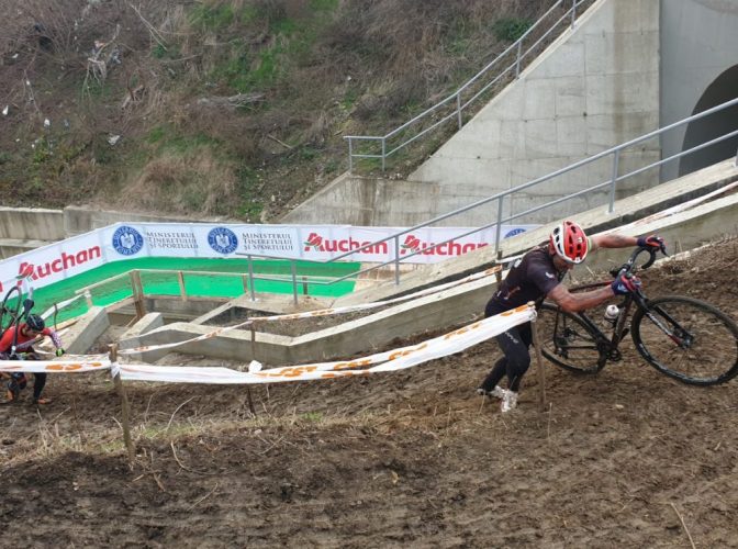 Cu bicicleta la castelul Brukenthal