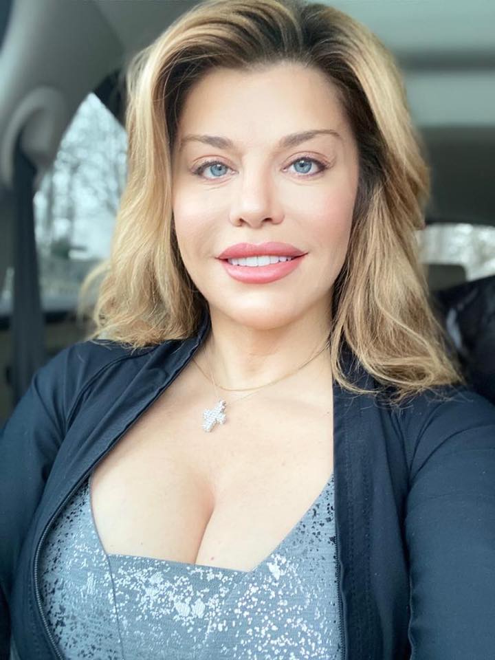 Fanii Loredanei răbufnesc! „Nu mai semeni cu tine”, îi spun admiratorii de pe reţelele de socializare după ce au văzut ultimele poze