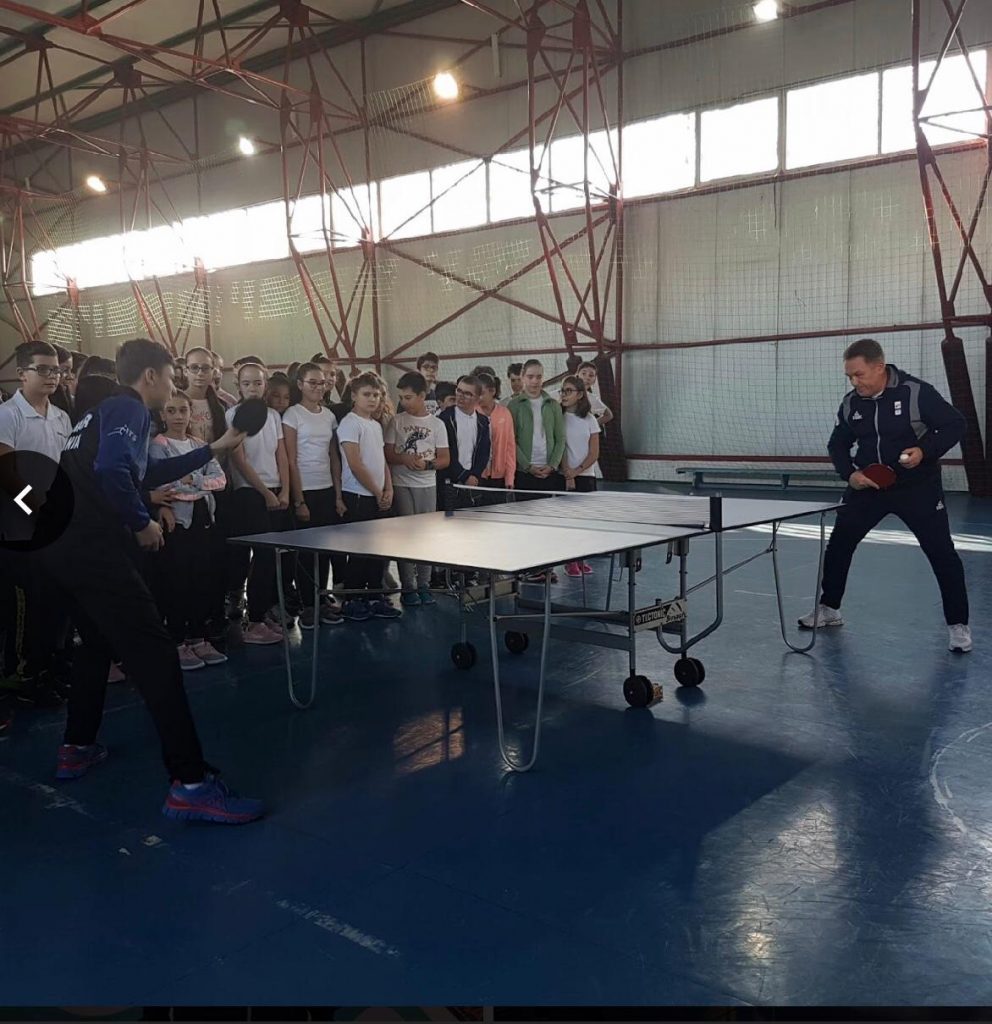 Șeful tenisului de masa românesc ştie cu paleta! Şi la 60 de ani, joacă exact ca-n tinereţe