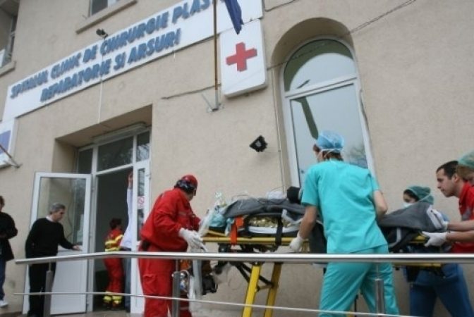 Caz grav în București: 'Suntem exact în situația de la Colectiv' / Pacient cu arsuri pe 50% din corp nu are loc la niciun spital de arși