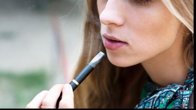 De ce utilizatorii de țigări electronice din SUA au avut probleme și de ce pentru utilizatorii din statele UE nu există acest risc