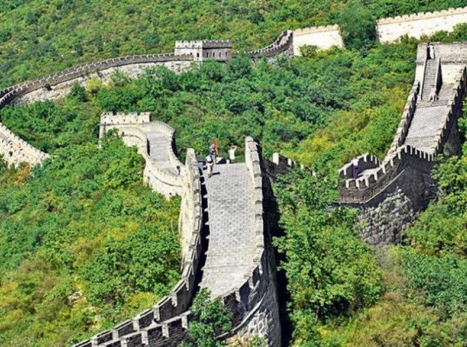 CHINA Importante porțiuni din Marele Zid chinezesc, Disneyland Shanghai, Mormintele Ming și Padurea de Pagode și alte obiective au fost ÎNCHISE