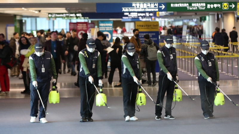 DISPERARE în CHINA - 56 de milioane de oameni au fost izolaţi de restul lumii prin lărgirea cordonului sanitar