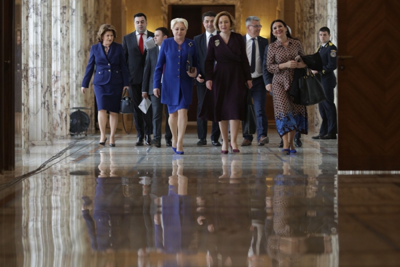 Sorina Pintea explică de ce în China se poate ridica un spital în 6 zile: 'Executivul chinez are avantajul totalitarismului'. Ce spune Dăncilă