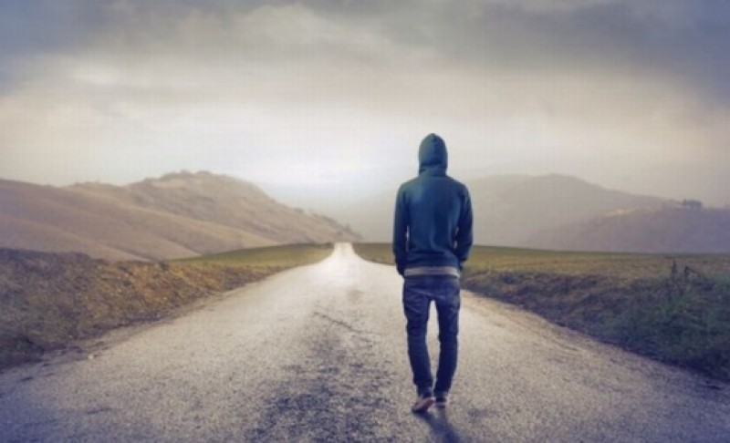 Savanții au decis: SINGURĂTATEA e boală curată - Socializarea contribuie la întărirea sistemului imunitar