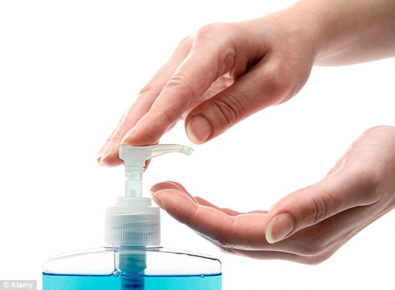 Multe școli din București, fără săpun și dezinfectant de mâini în plin sezon de gripă: Elevii vor un răspuns de la autorități