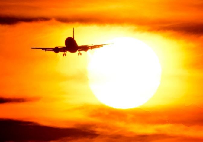 Decizie RADICALĂ în plină epidemie cu coronavirus - O companie aeriana suspendă TOATE zborurile directe către China: 'Le cerem scuze clienților'
