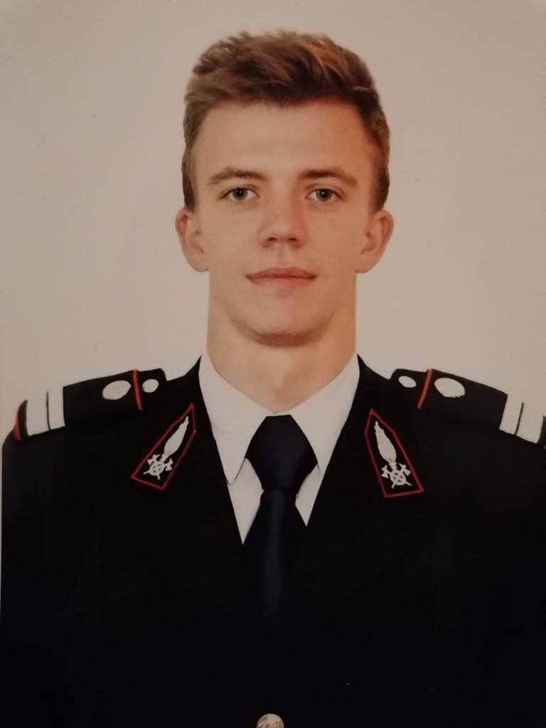 Ei fac senzație în atletism: un pompier și un fotbalist!