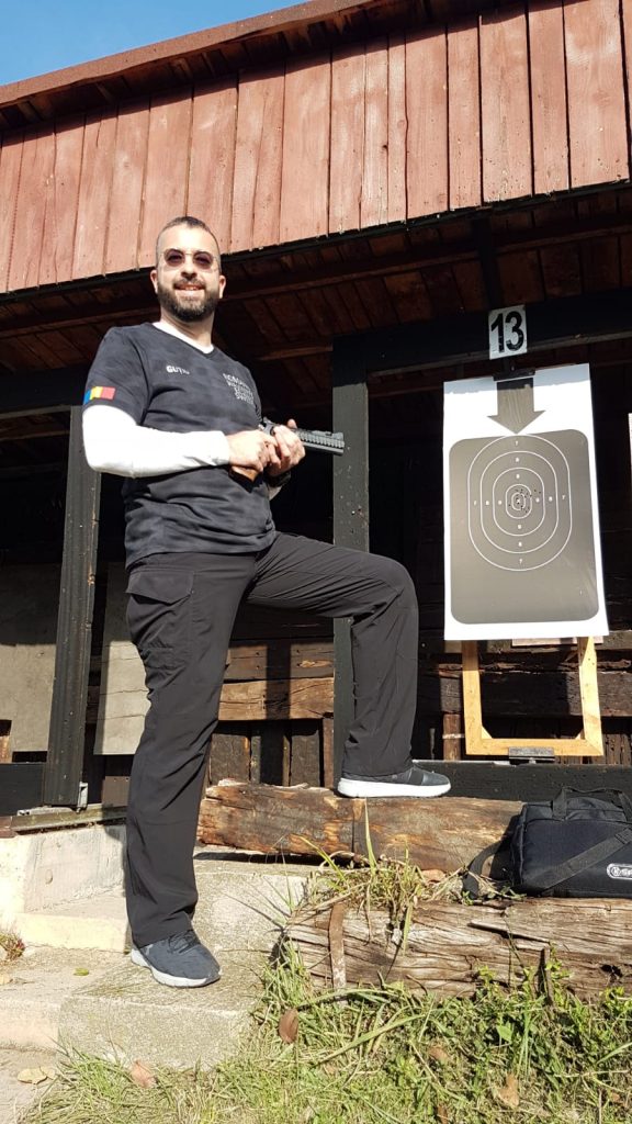 El e avocatul pistolar!