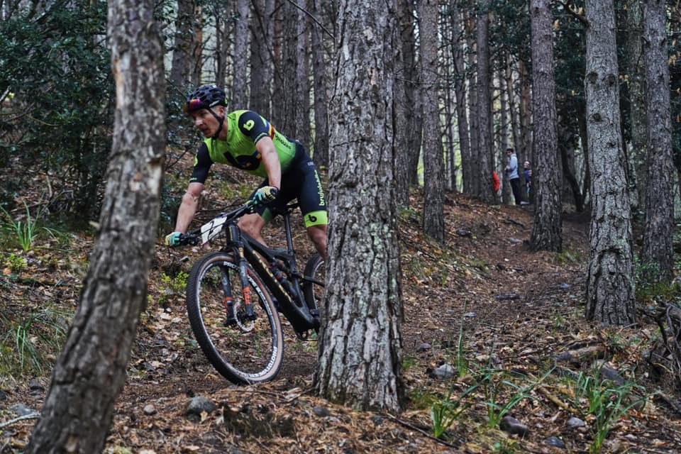 Zborul cu avionul, coșmarul cicliștilor