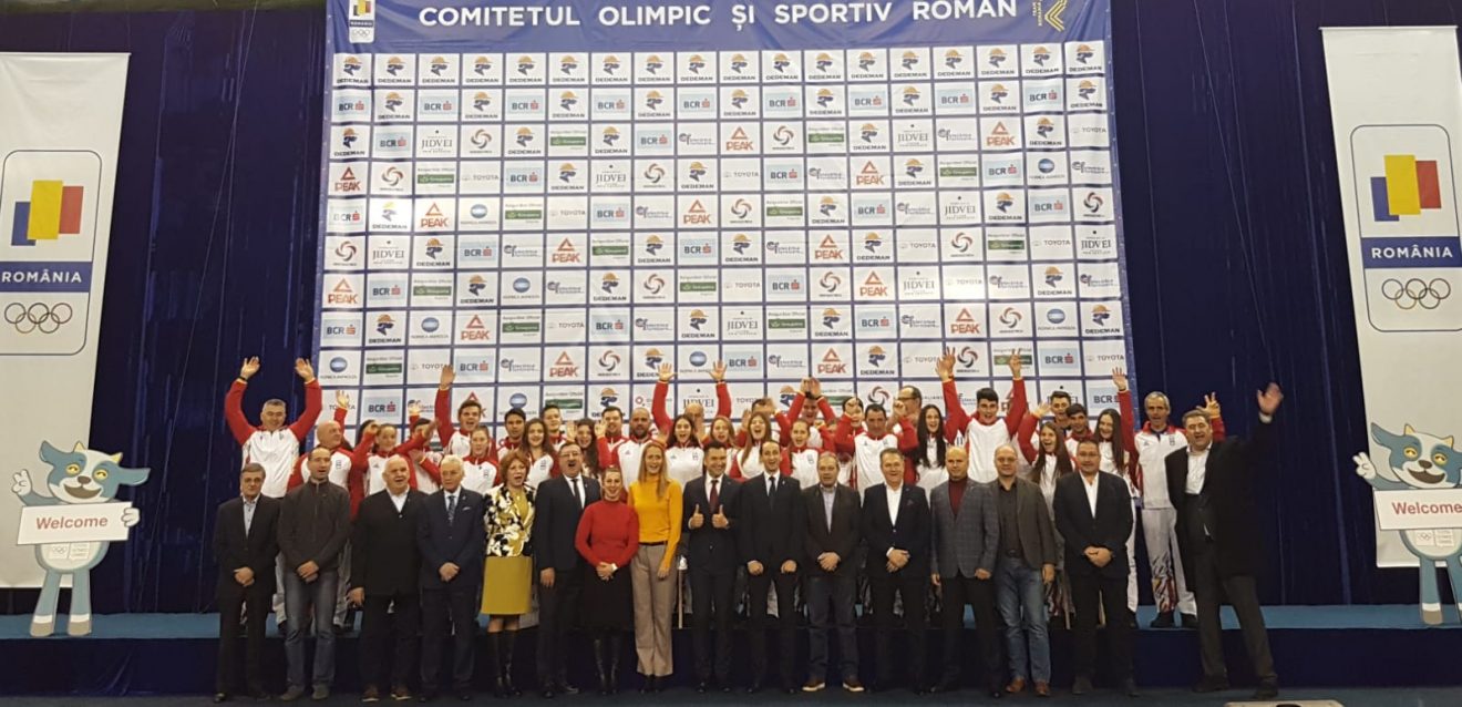 „Tricolorii” au pornit în căutarea medaliei la olimpiada de iarnă de la Lausanne