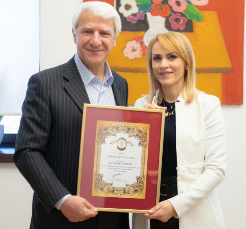 Youssef Tammam, chirurgul care a operat peste 1.000 de copii și nou-născuți cu malformații cardiace, a fost premiat de Gabriela Firea cu Placheta Orașului