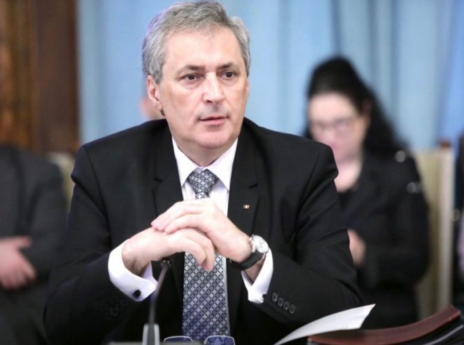 GAFĂ a prefectului de Bihor. Ministrul de Interne reacţionează dur după afirmaţiile despre izolarea la domiciliu